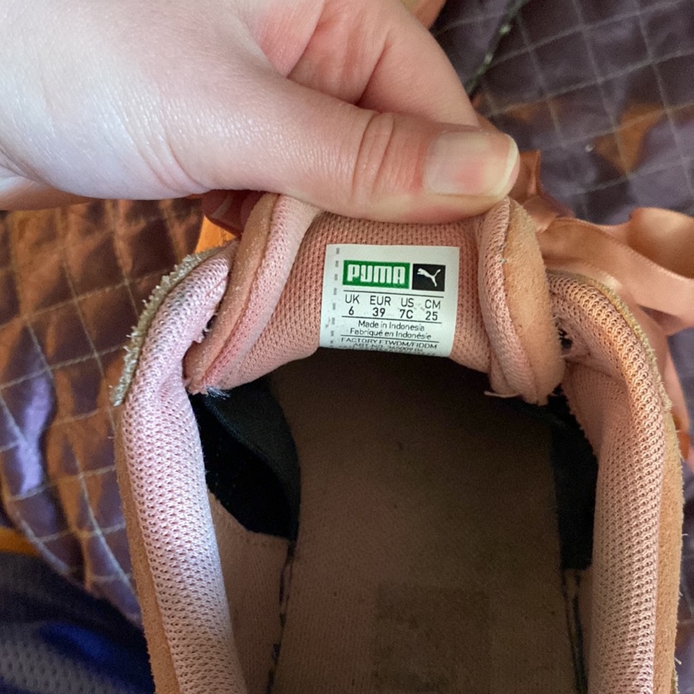 Womens puma pink velvet shoes - Picture 4 of 6